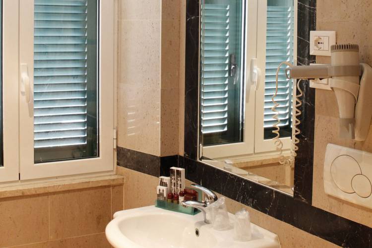 Camera tripla standard Boutique Hotel Trevi Roma Camera tripla standard Boutique Hotel Trevi Roma