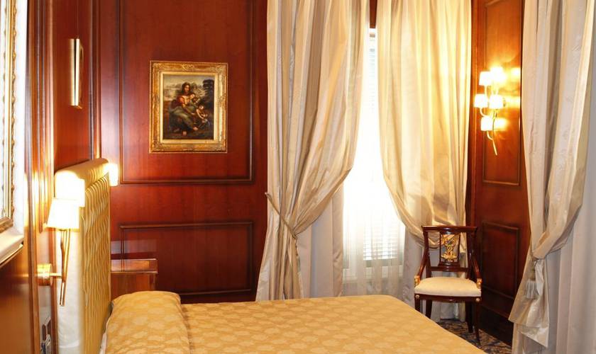 Standard triple room Boutique Hotel Trevi Rome