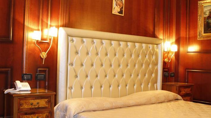 Standard triple room Boutique Hotel Trevi Rome