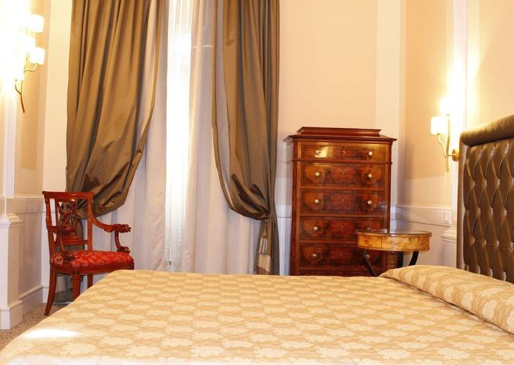 Standard quadruple room Boutique Hotel Trevi Rome