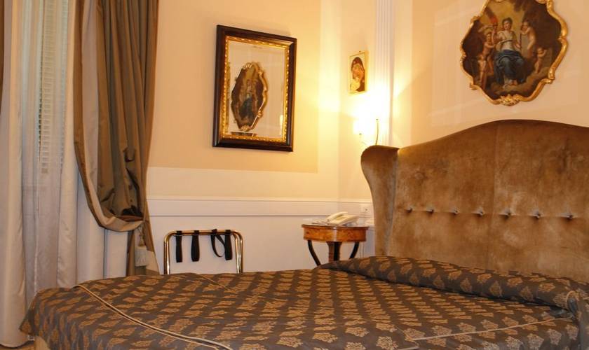 Single room Boutique Hotel Trevi Rome